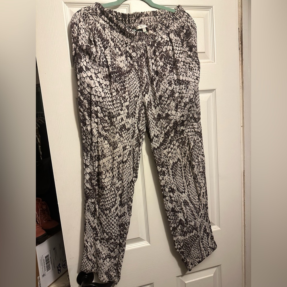 Lavender Brown Snake 🐍 Print Pant - Picture 6 of 6